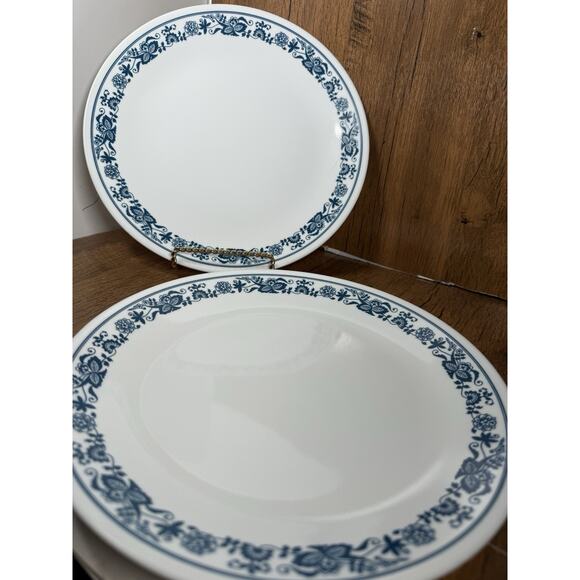 2 Corelle Corning Old town Blue Onion Dinner Plate 10 1/4" Blue & White Vintage - Picture 1 of 3